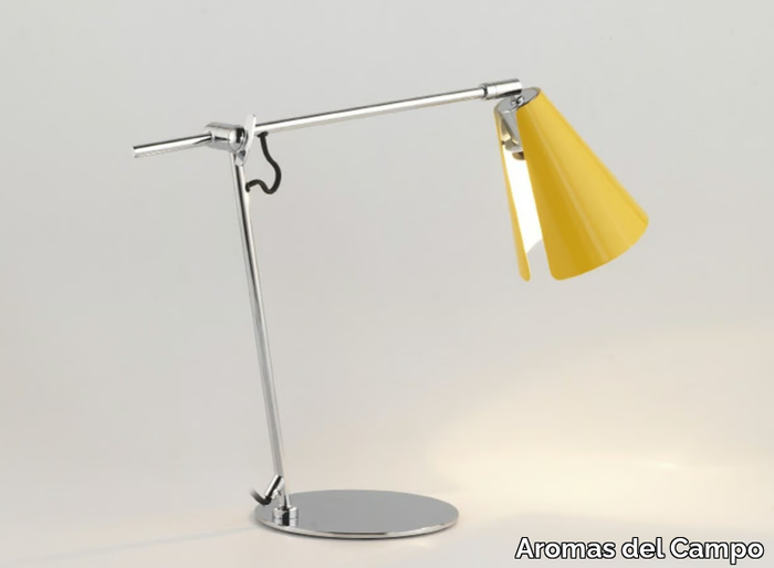 LUA - Adjustable metal table lamp _ Aromas del Campo