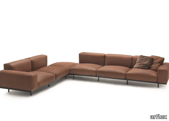 NAVIGLIO-Leather-sofa-arflex-234631-rel99b9f571.jpg