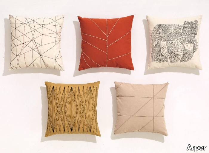 CUSHIONS - Square fabric cushion _ Arper