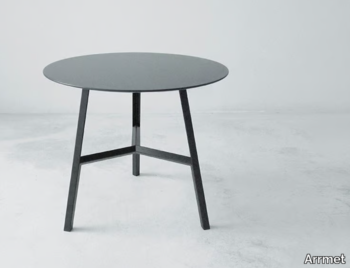 TOOL-Low-coffee-table-Debi-260647-rel8f6ba3f5.jpg
