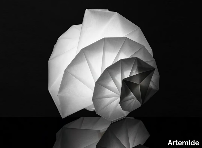 MENDORI - LED recycled material table lamp _ Artemide