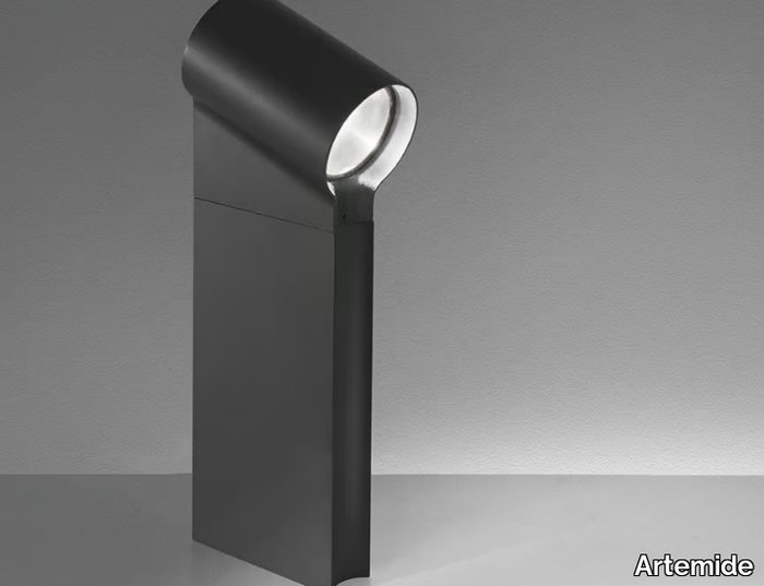 OBLIQUE - LED aluminium bollard light _ Artemide