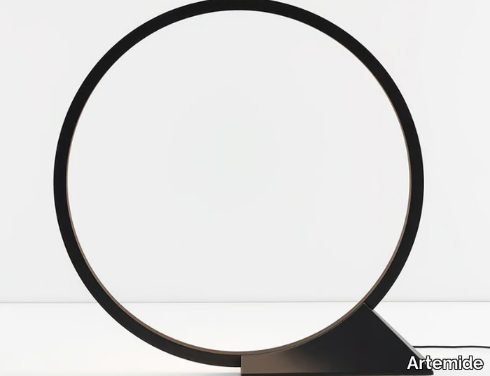 "O" INDOOR - LED aluminium floor lamp _ Artemide