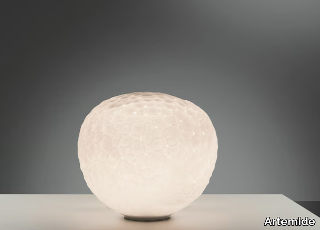 METEORITE - Blown glass table lamp _ Artemide