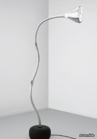 PIPE-Floor-lamp-Artemide-98246-reldca9555c.jpg