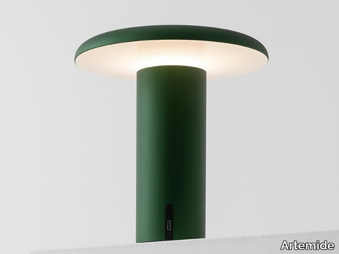 TAKKU-Artemide-549330-relcfaa9832.jpg