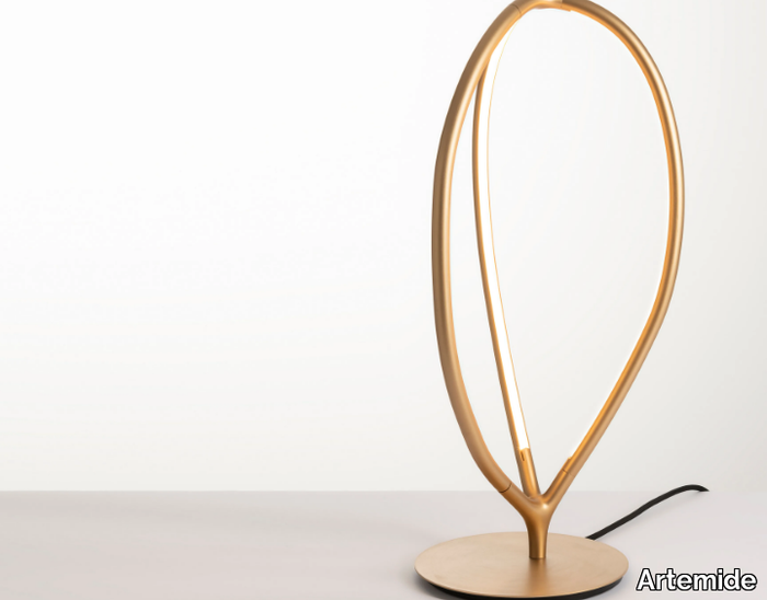 table-lamp-artemide-387479-rel1c00c035.jpg