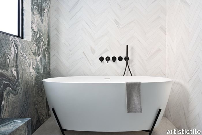 Bianco_Dolomiti_Cipollino_Classico_Bathroom_Bath_Tub.jpg