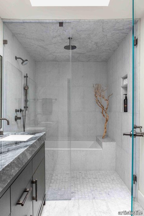 Forest_Lori_Weitzner_Bianco_Carrara_Master_Bath_Credit_Kathryn_MacDonald_Photography-2000x3001-e95106e_1000x.jpg