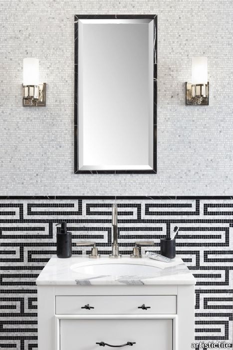 Hudson_Key_Black_Bathroom_Nashville_Showroom_1000x.jpg