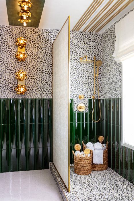 Inverso_Verde_Penny_Lane_Green_Bathroom_KipsBay_PalmBeach_NikkiLevyDesign_06_1000x.jpg