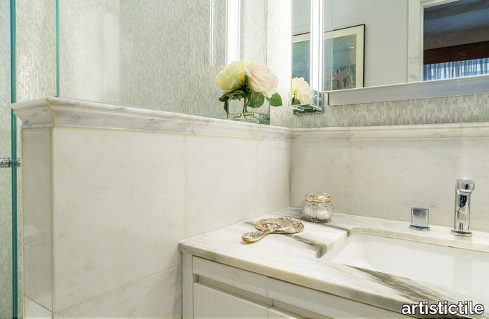 i_Pacific_White_Moda_Little_Satch_BebopWhite_Brommund_Bathroom_5_1000x.jpg