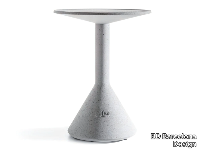 SIDE TABLE B - Concrete garden side table _ BD Barcelona Design