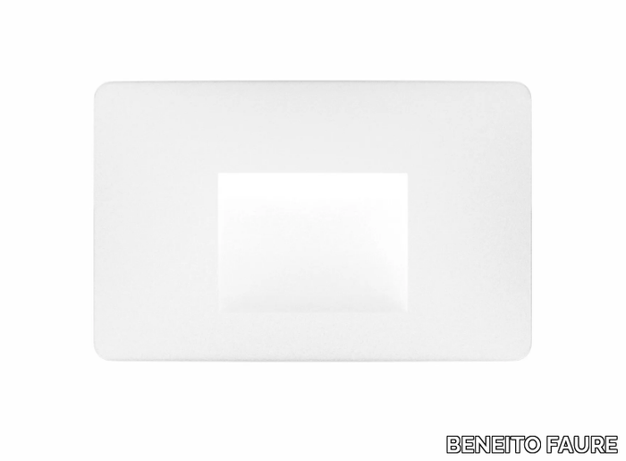 MIS C - Wall-mounted outdoor polycarbonate steplight _ BENEITO FAURE