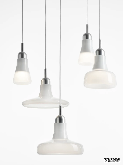 SHADOWS-EXTERIOR-BROKIS-443180-rel64bb600.jpg