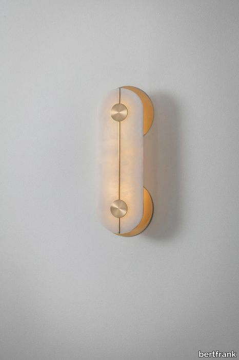 BRACE WALL LIGHT