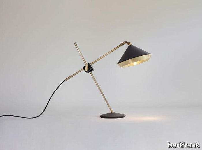 SHEAR TABLE LAMP