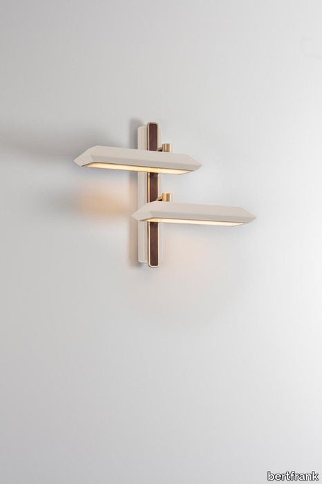 PS_Rinato_Wall_Light_Double_Brushed_Brass_Black_Castagno.jpg