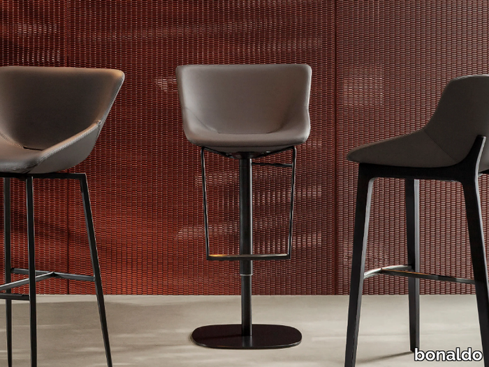 ARTIKA TOO - Swivel leather stool with footrest _ Bonaldo