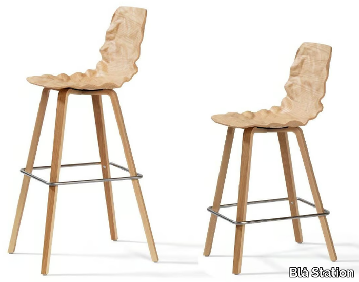 DENT WOOD BAR - Wooden barstool with back _ Blå Station