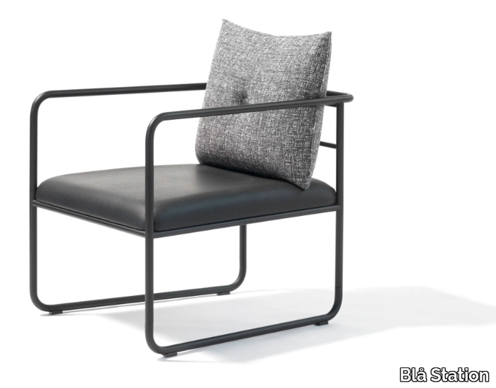 MORRIS JR - Sled base armchair with armrests _ Blå Station