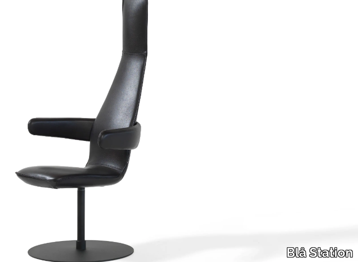 POPPE - Leather chair with armrests _ Blå Station