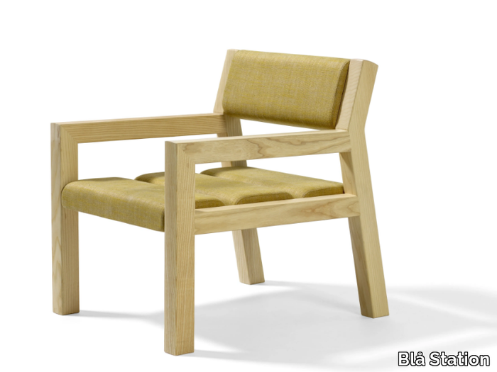 PARK+ - Upholstered armchair with armrests _ Blå Station