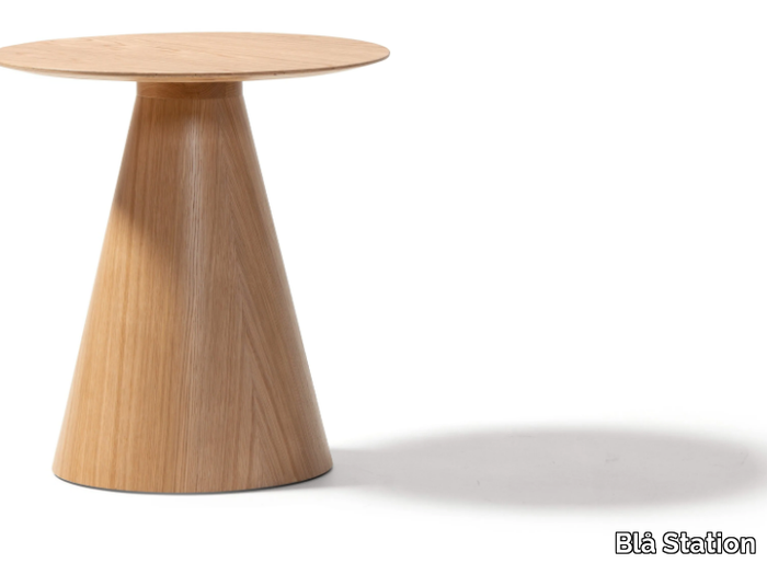 JACKLESS - Round wooden coffee table _ Blå Station