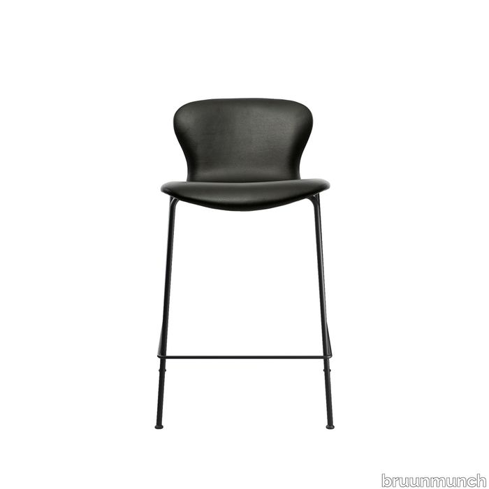 BM9104-65-FHE-42529_PLAYchair_LowBack_Counter_H65_fully_upholstered_in_Leather_Hero_Color_42529_Black.jpg?v=1703079958