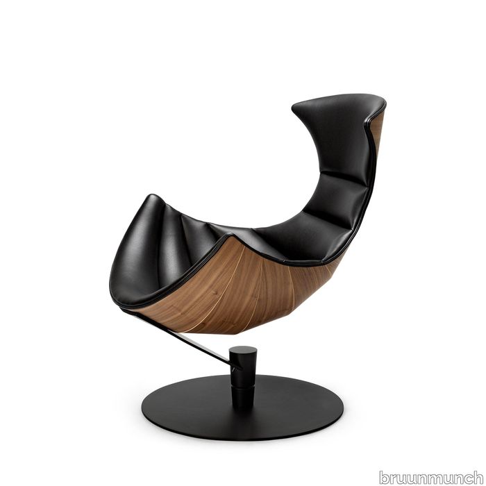 Lobster-Walnut-mat-lacqured-Black-Lacqured-Base-Sidepuf.jpg?v=1703141833