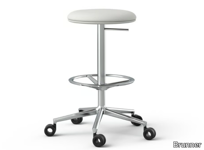 CRONA UP - Swivel office stool with 5-Spoke base with footrest _ Brunner