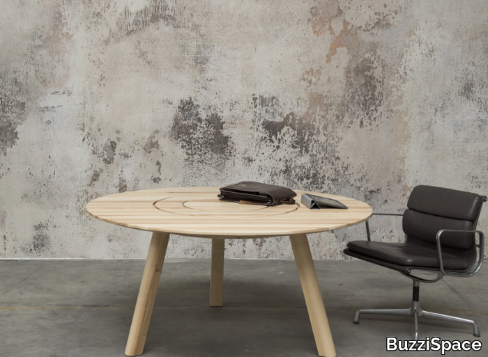 BuzziPicNic Round - Round wooden meeting table _ BuzziSpace