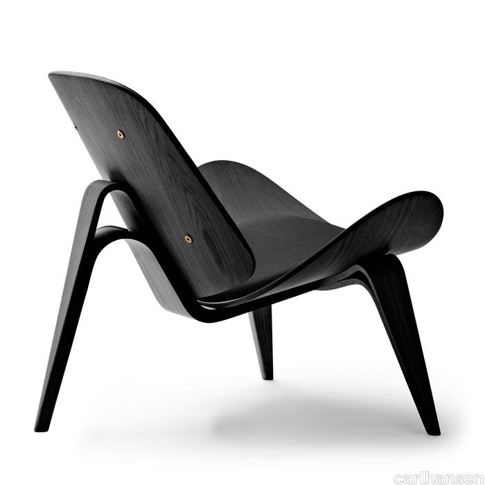 images-CH07 Shell Chair-skalstolen-eg-sortmalet-thor301-back.png