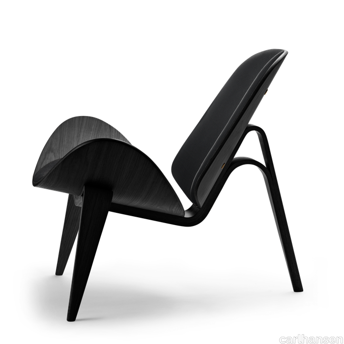 images-CH07 Shell Chair-skalstolen-eg-sortmalet-thor301-side.png