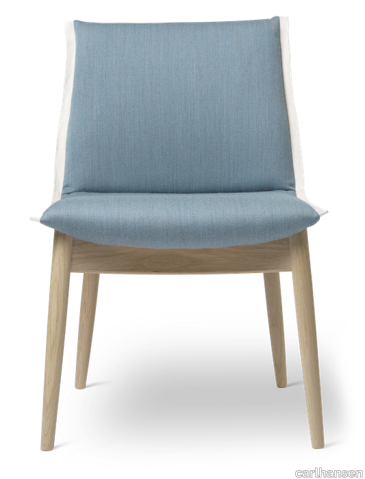 images-E004 Embrace Chair-e004-eg-mood3103.png