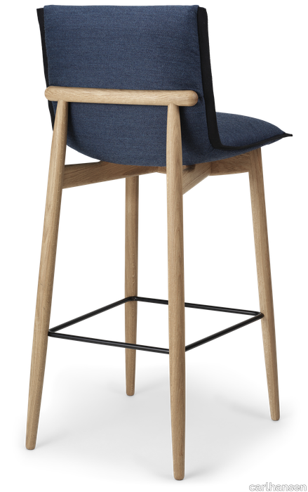 images-E006 Embrace Bar Stool-e006_oak_oil_mood2103_steel_black_back.png