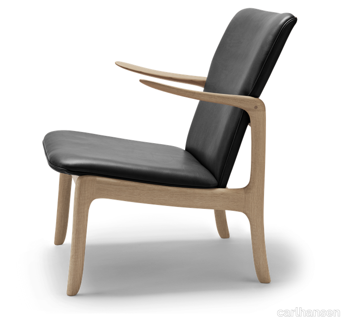 images-OW124 Beak Chair-beak-chair-eg-saebe-thor301-side.png