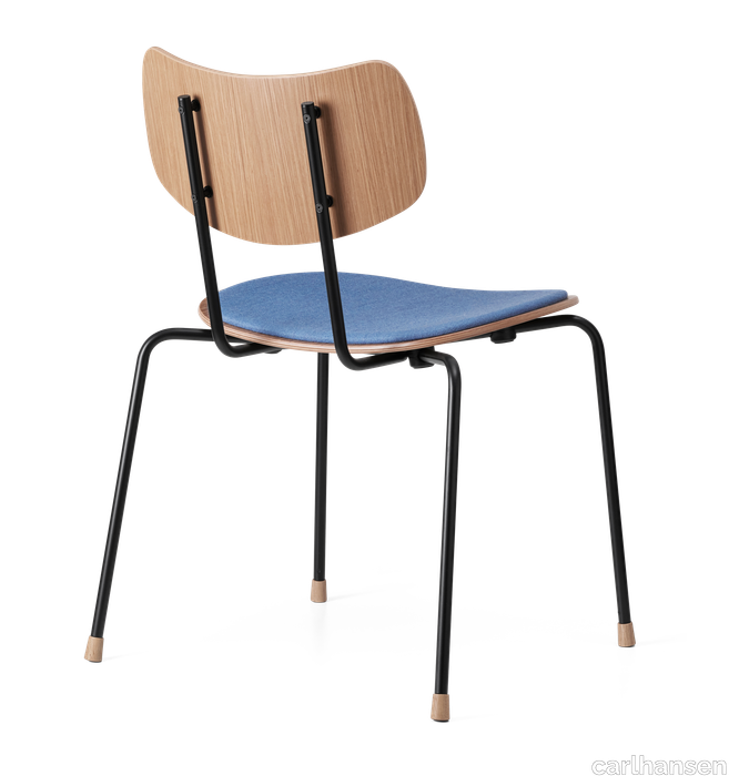 images-VLA26P Vega Chair-vla26_oak_lacquer_steel_black_mood04102_back.png