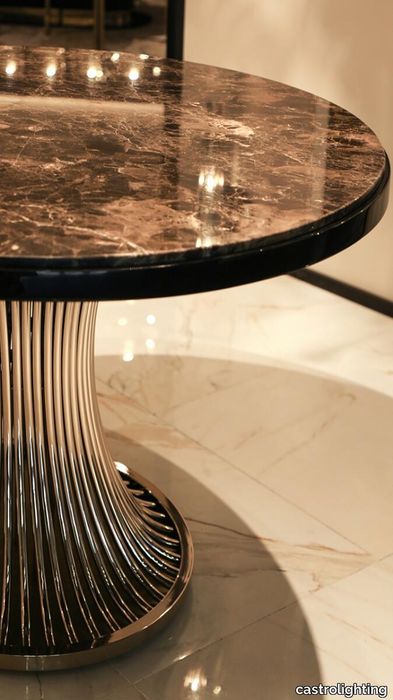 Flusso Round Dining Table