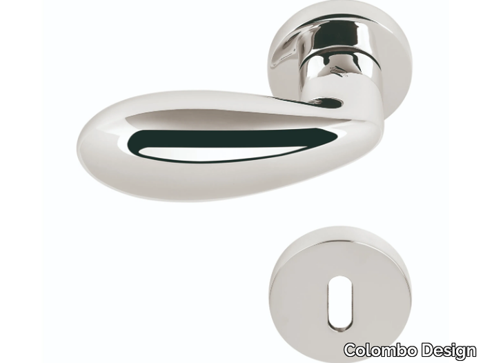 DROP LC R5 R-RY - Brass door handle on rose _ Colombo Design