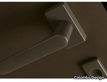 ONEQ CC21 RSMY - Door handle on rose _ Colombo Design