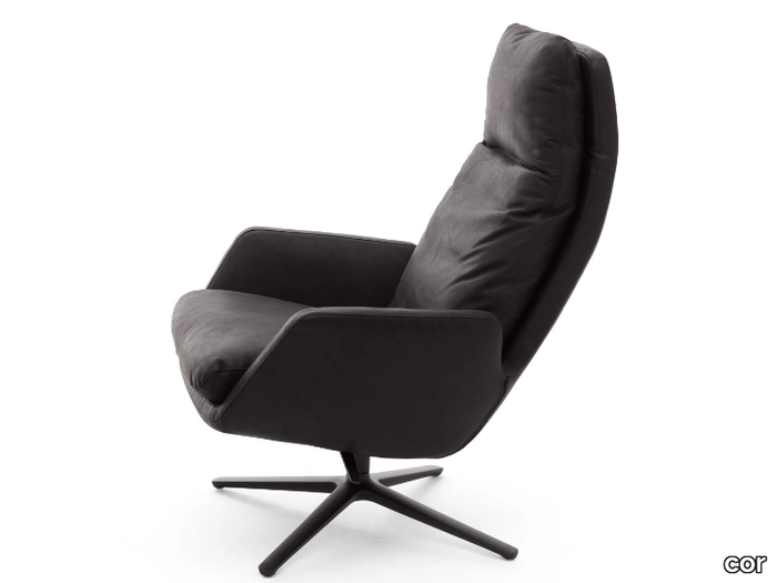 CORDIA - Leather armchair with armrests with 4-spoke base _ COR