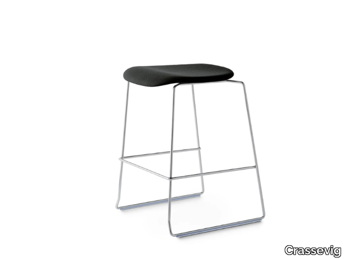 bay-65-ss-stool-crassevig-450286-rel4e94bfff.jpg