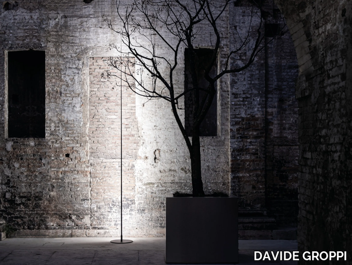 ORIGINE OUTDOOR - LED glass-fibre and metal floor lamp _ DAVIDE GROPPI