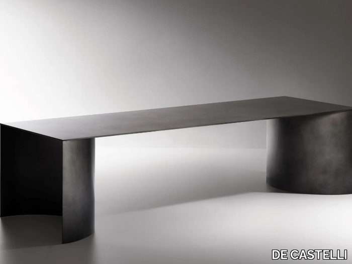 PLATEAUX OF MIRROR - Rectangular metal table _ DE CASTELLI