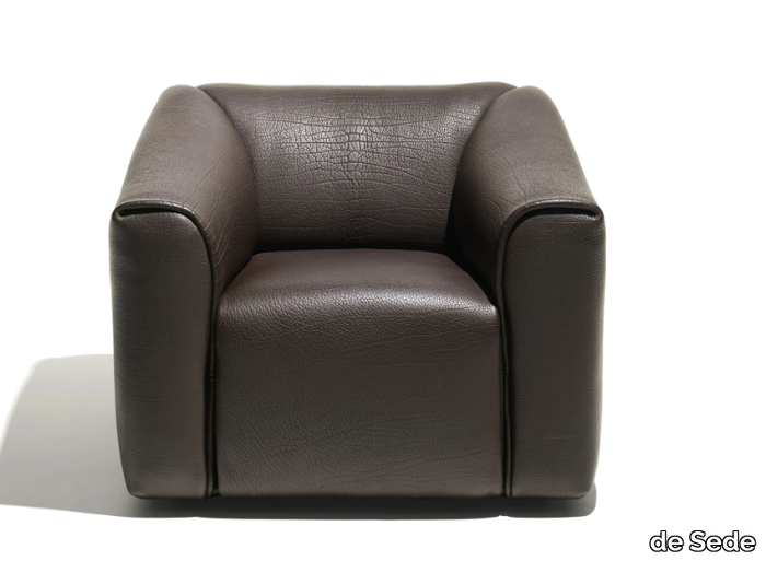 DS-47 BULL - Leather armchair with armrests _ de Sede