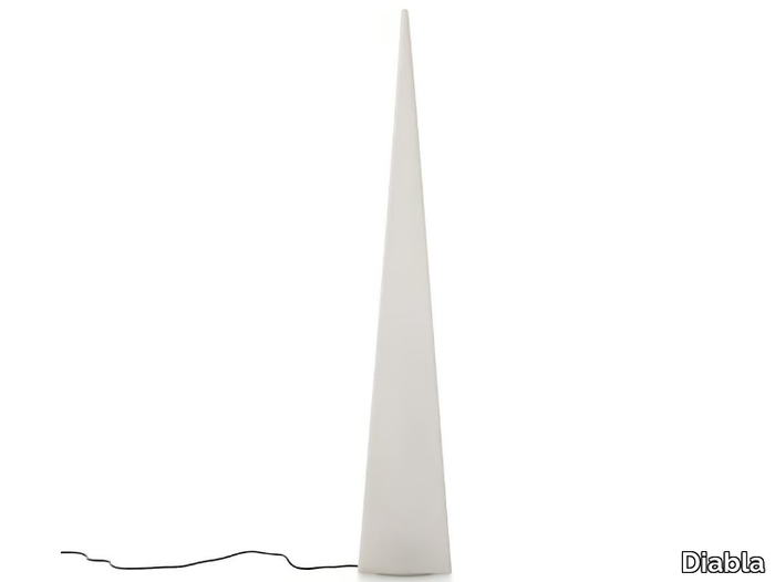 PIRÁMIDE - Polyethylene floor lamp _ Diabla