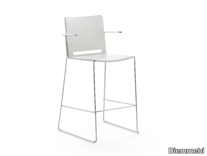 LAFILÒ PLASTIC - Polypropylene stool with armrests with back _ Diemmebi