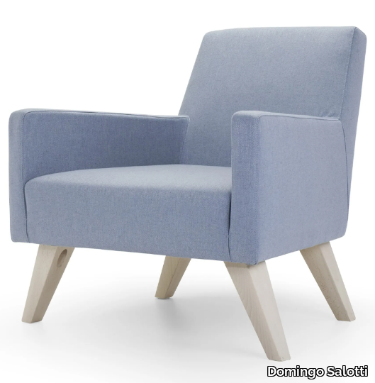 BOSTON LOW - Upholstered armchair with armrests _ Domingo Salotti