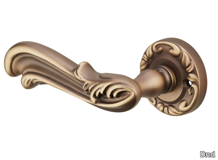 ELETTRA - Brass door handle on rose _ Dnd